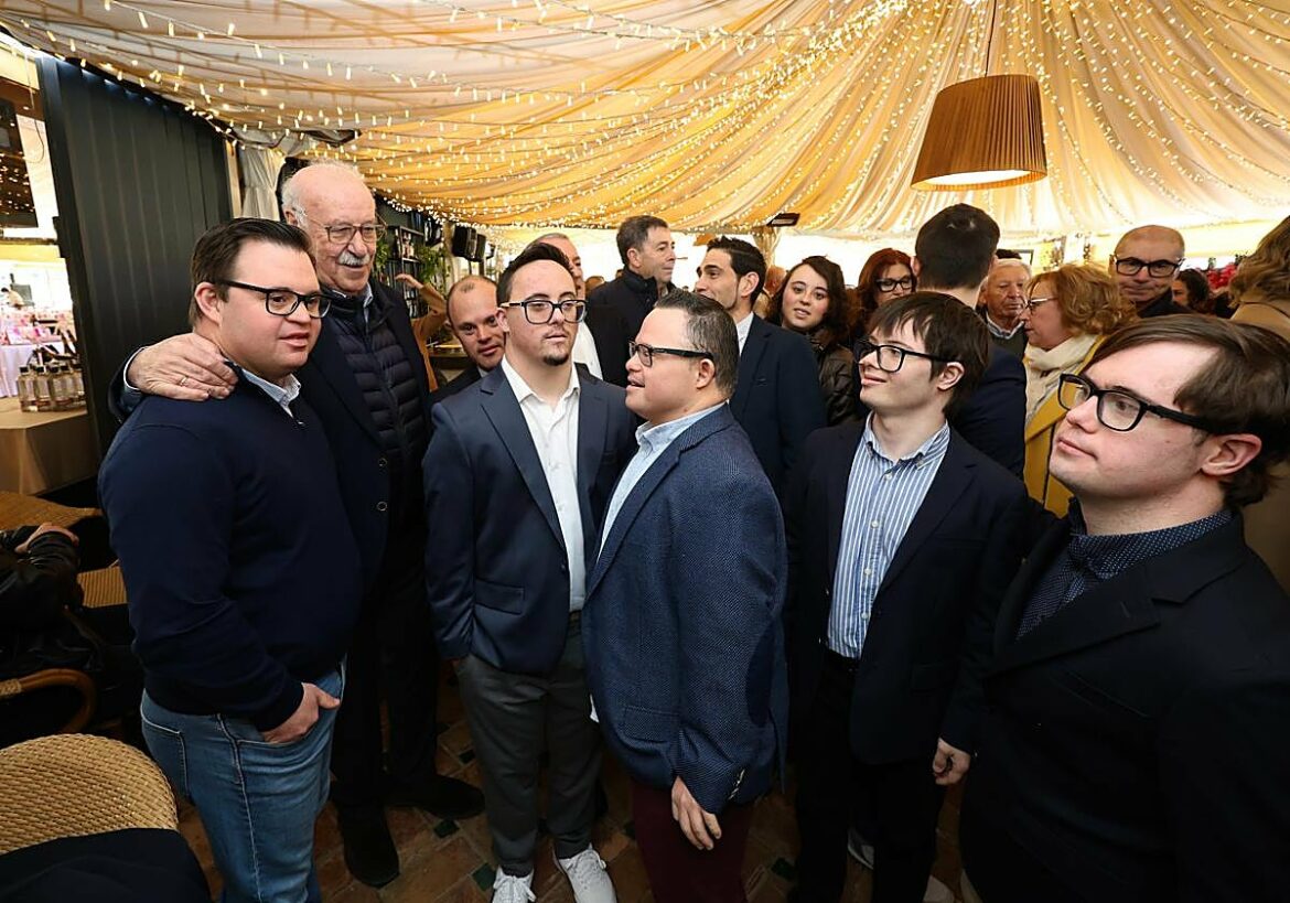 Assido hace socio de honor al hijo de Vicente del Bosque en su 45 aniversario