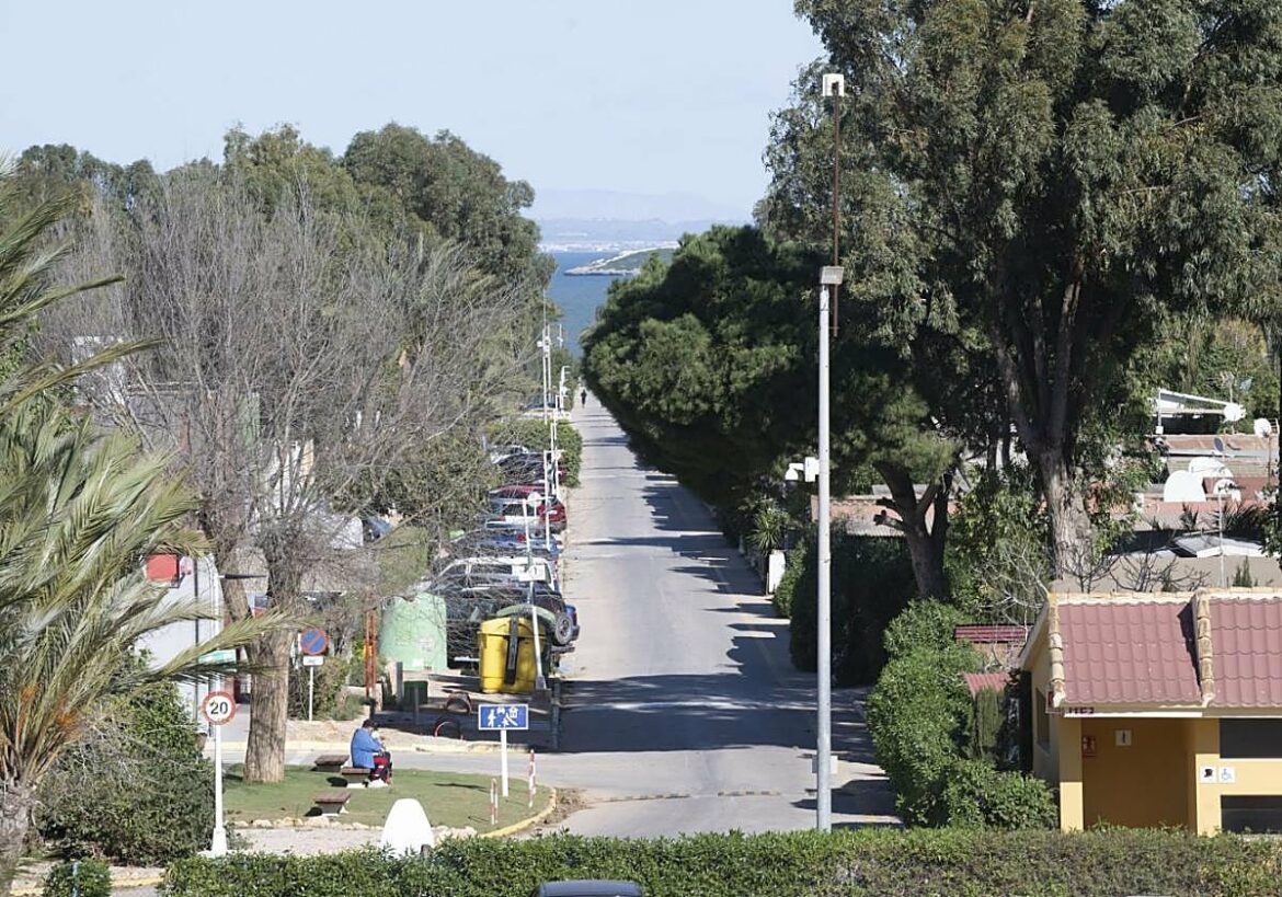 «Miedo» e «incertidumbre» en Villas Caravaning ante el riesgo de que les corten la luz y el agua