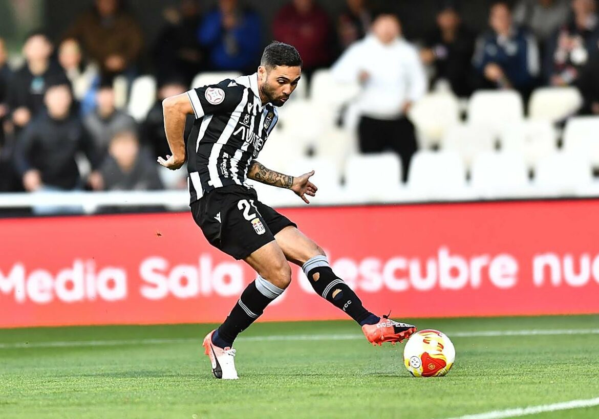 Gol de Víctor Sánchez para poner el empate en el Cartagonova