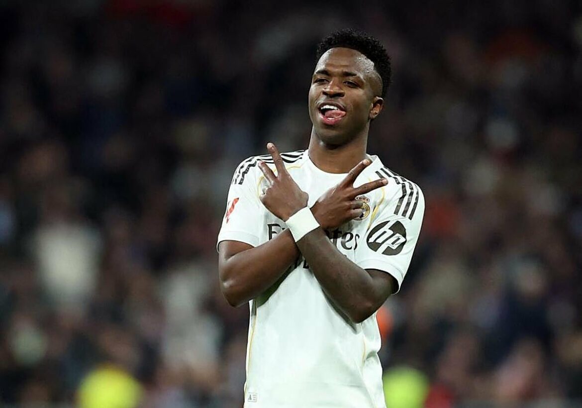 El Real Madrid recupera una gran versión de Vinicius y toma el liderato