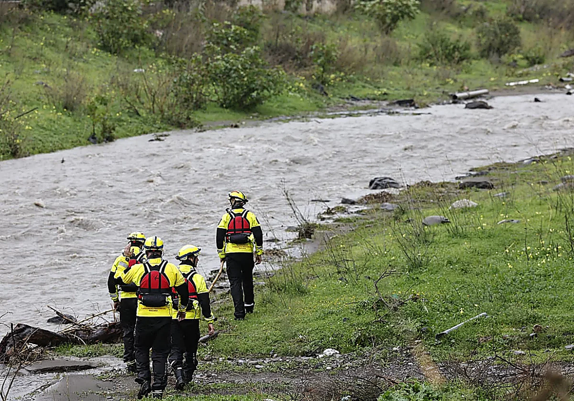Localizan el cadáver de la mujer que cayó al río en Málaga cuando trataba de rescatar a su perro