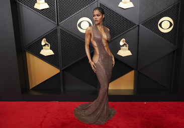 Bad Bunny hace historia en unos Grammy marcados por las protestas contra la política antiinmigración de Trump