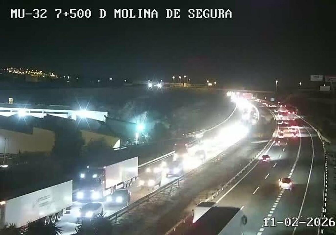 Un accidente en la autovía A-30 a la entrada de Murcia provoca casi 8 kilómetros de retenciones