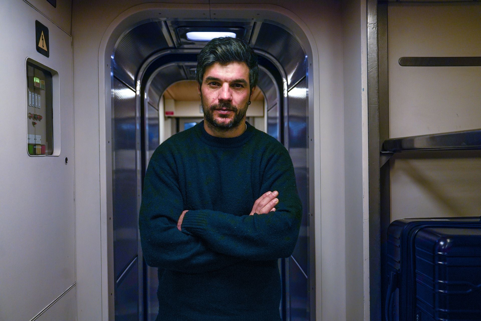 Primer tren de RENFE de Alta Velocidad que hace el recorrido Madrid-Sevilla después del accidente de Adamuz. En la imagen, Ignacio Gutiérrez, pasajero.