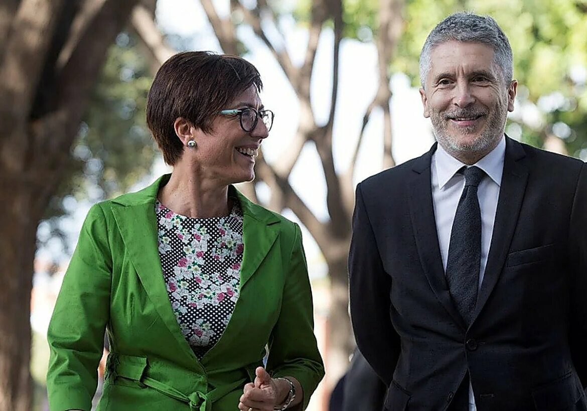 Imputados dos exdirectores de la Guardia Civil con Marlaska por el espionaje al independentismo catalán