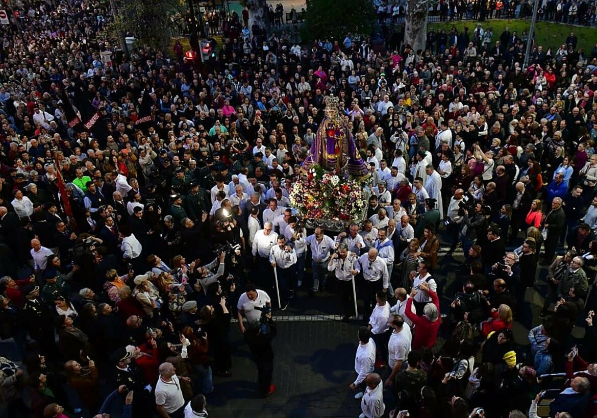 Calor de primavera en febrero para recibir a la Fuensanta en Murcia