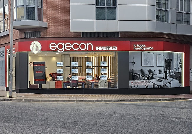 La oficina está situada en la calle Carlos III, en Cartagena.