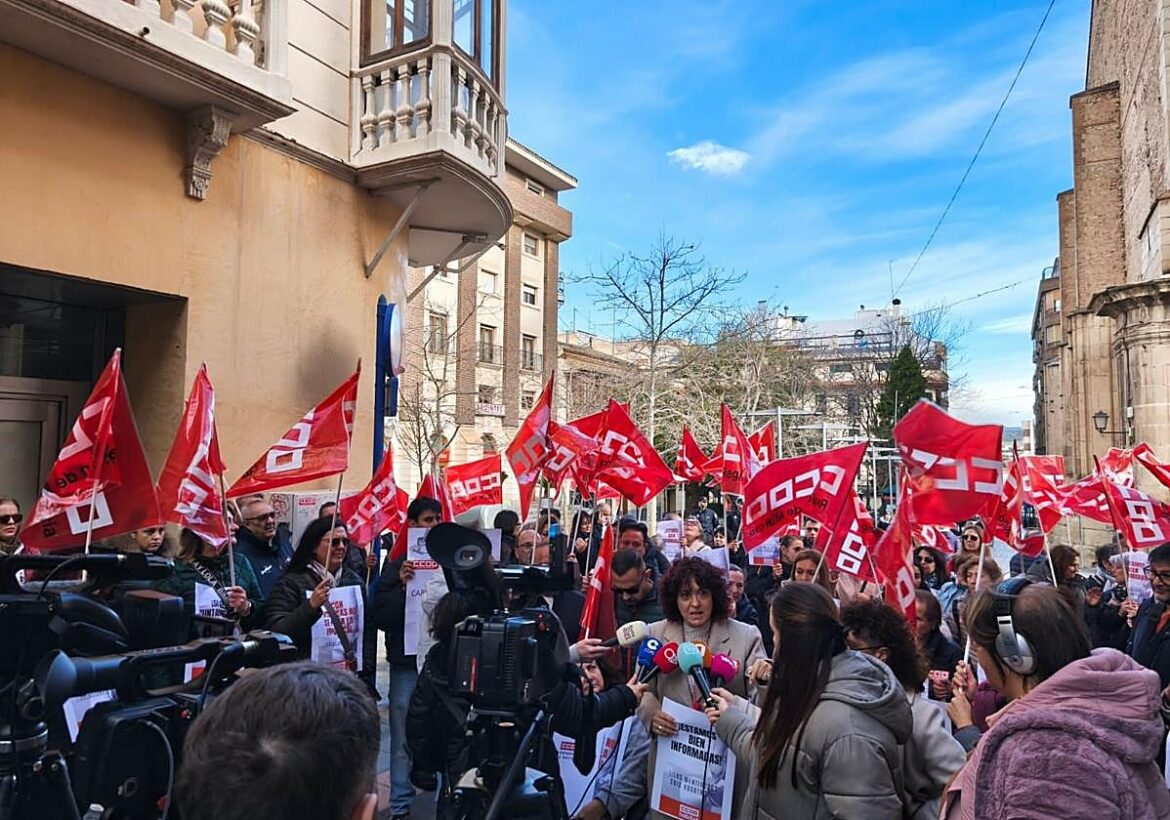 CC OO denuncia el «desamparo» de las limpiadoras de Yecla y exige el pago de los salarios adeudados