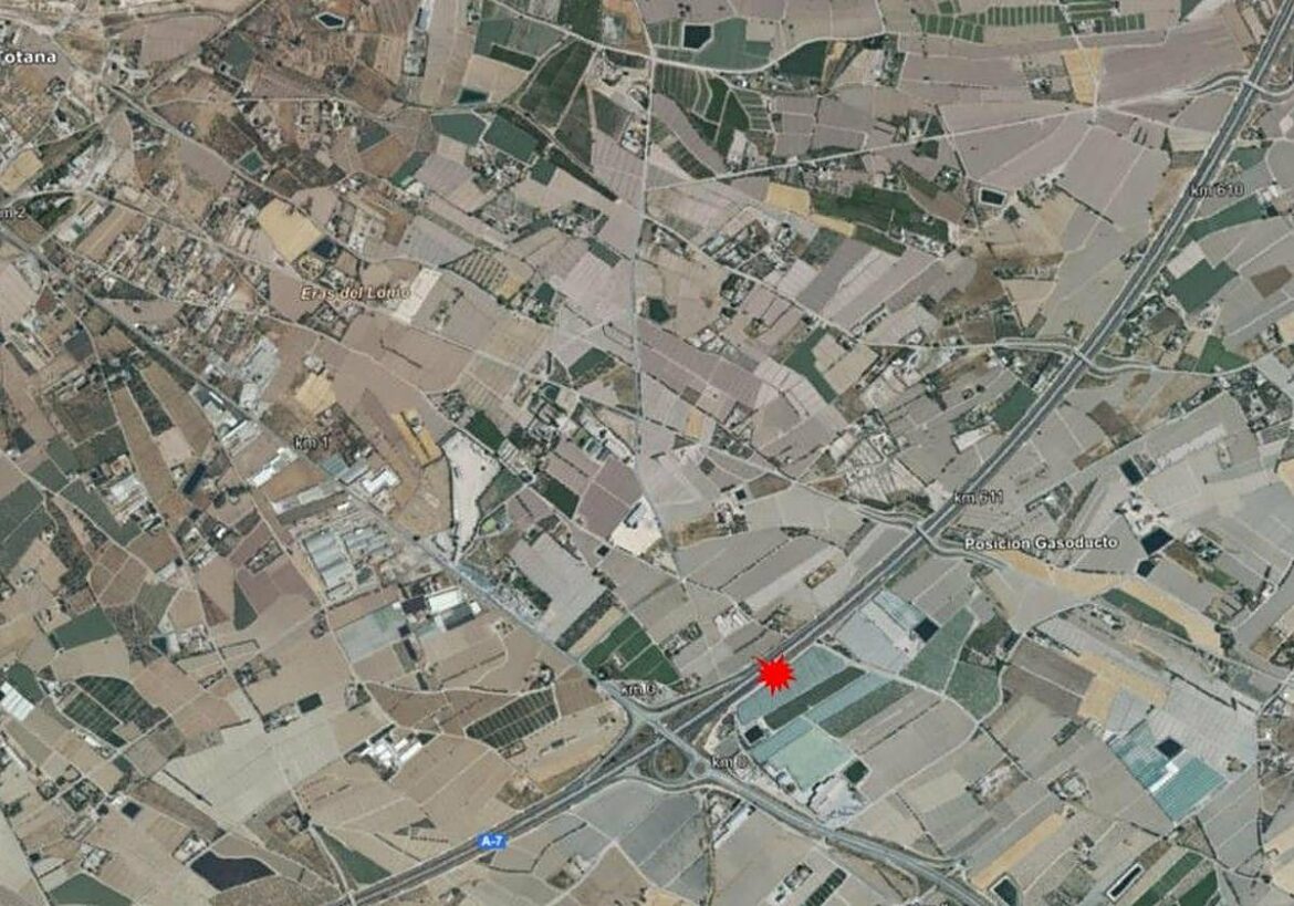 Muere una mujer de 42 años en la autovía A-7 tras un choque múltiple entre un camión, una furgoneta y un coche