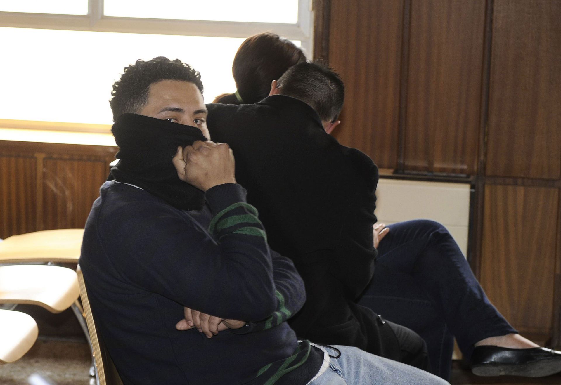 Juicio en la Audiencia Provincial contra los miembros de una banda de latin kings de Alcantarilla. En la foto, en primer término, Rubén Orlando D.G., primer corona del grupo 2011.