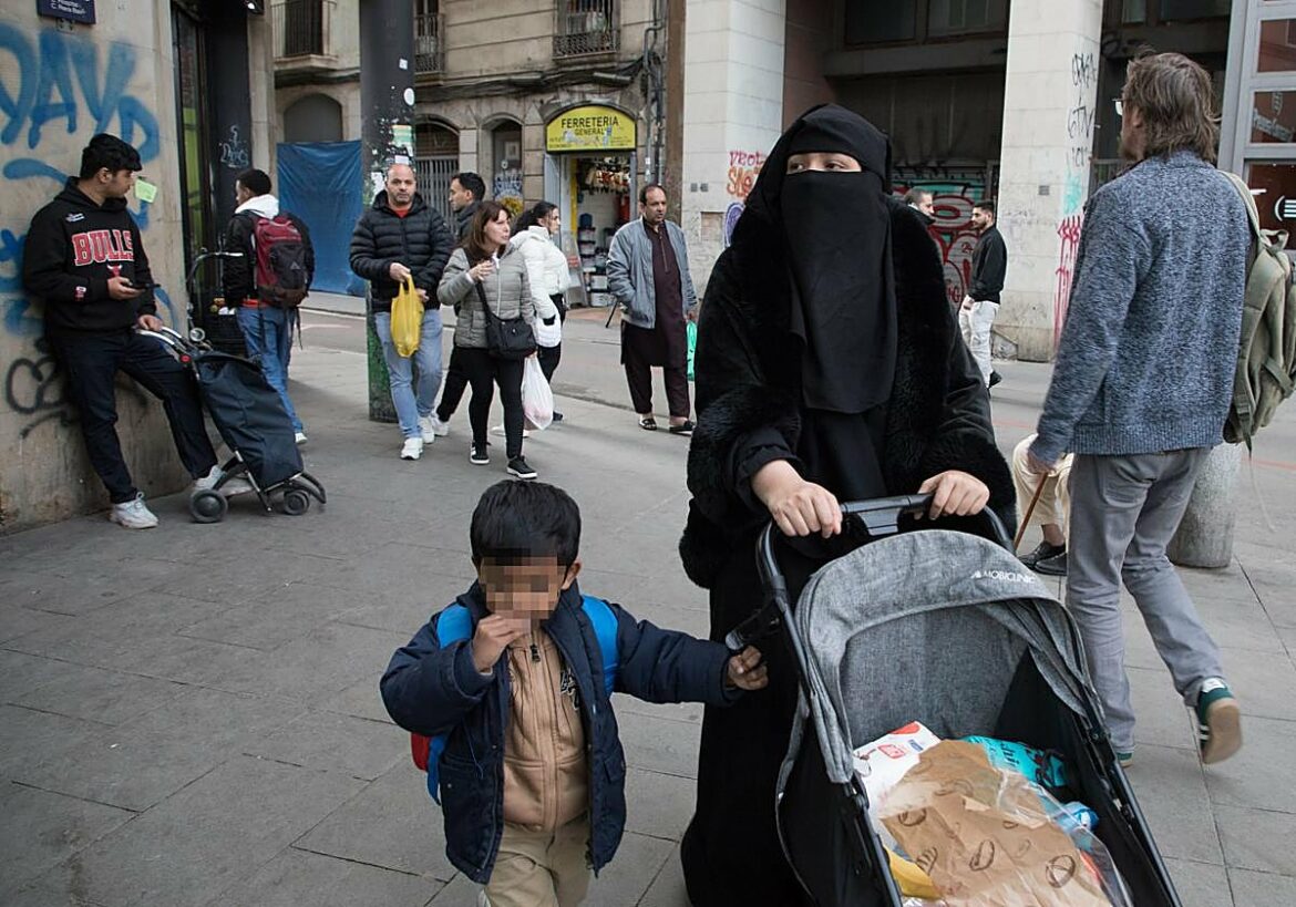 Junts tumbará el veto de Vox y el PP al burka y lo defenderá con su propia iniciativa