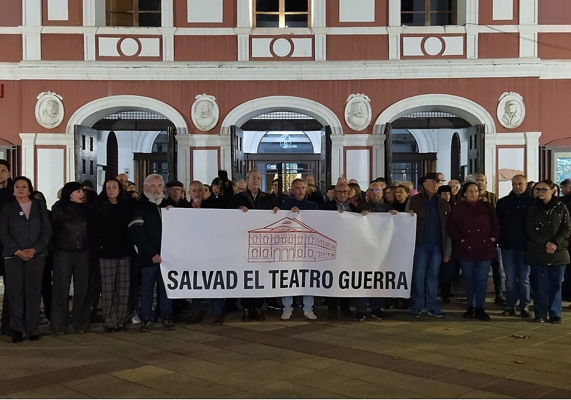 Recogen casi mil firmas para exigir la reapertura del teatro Guerra de Lorca