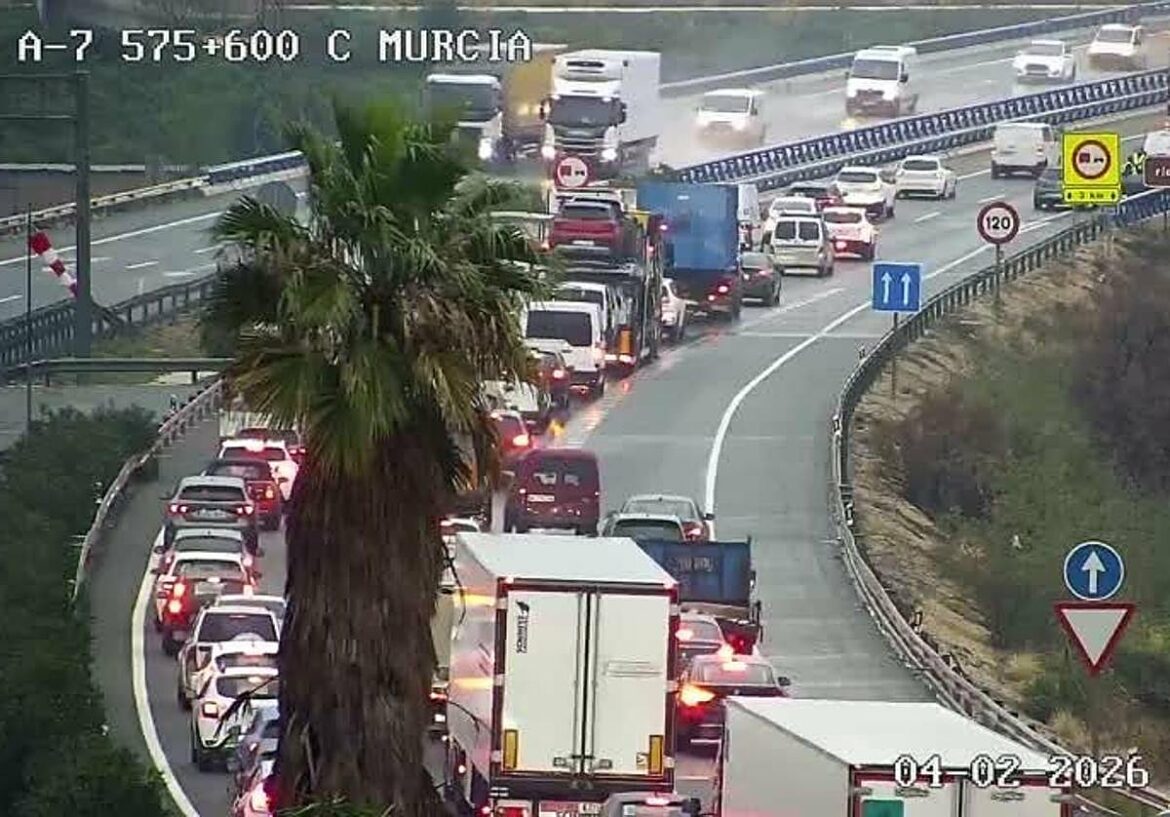 Un accidente provoca varios kilómetros de retención en la autovía A-7 a la altura de Javalí Viejo