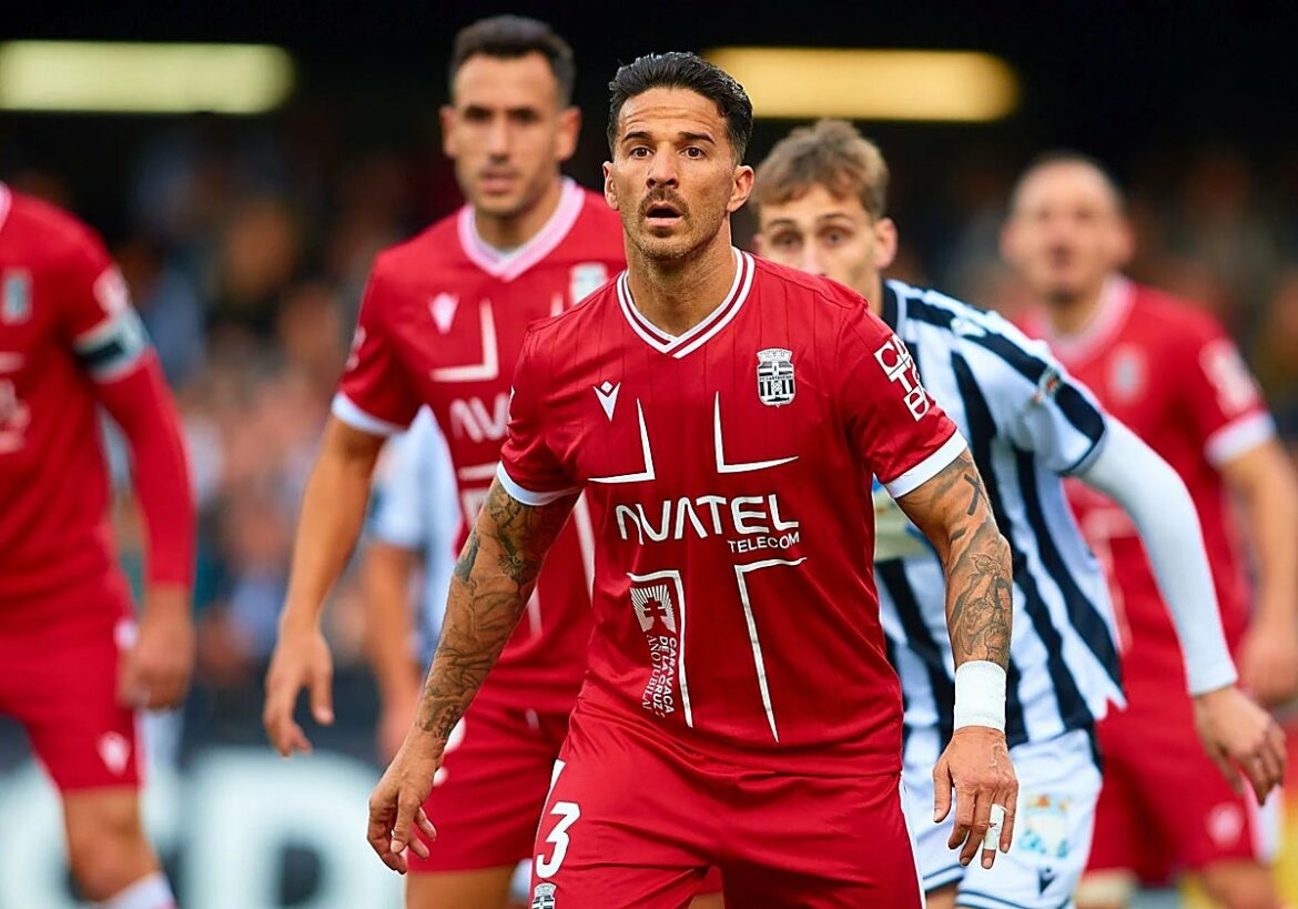 El Cartagena podrá inscribir fichajes tras pactar otro aplazamiento con Ríos Reina