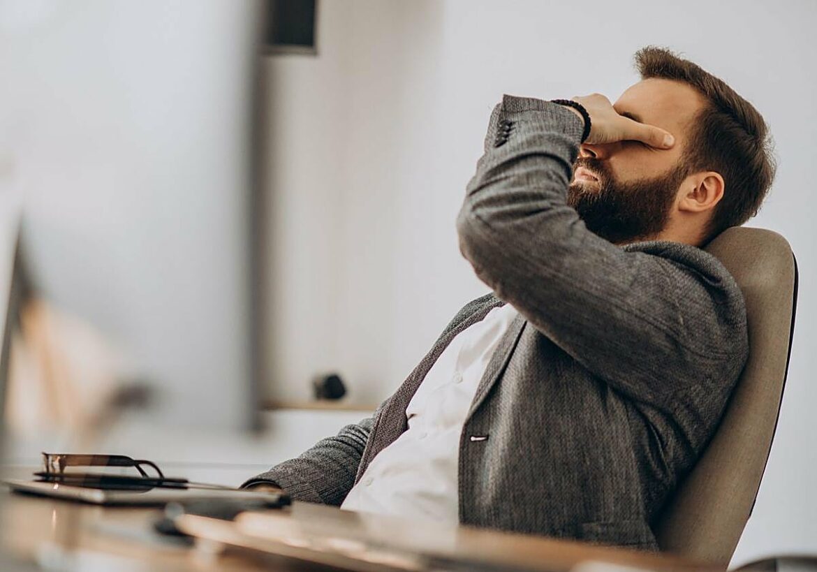 Tres ejercicios recomendados por un médico para bajar el estrés y la ansiedad en minutos