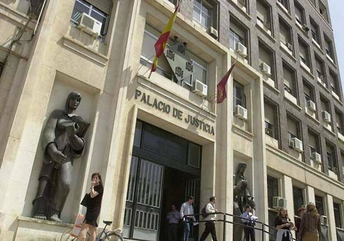 La Audiencia arranca el juicio contra el acusado del ‘crimen de la escalera’ de Lorca