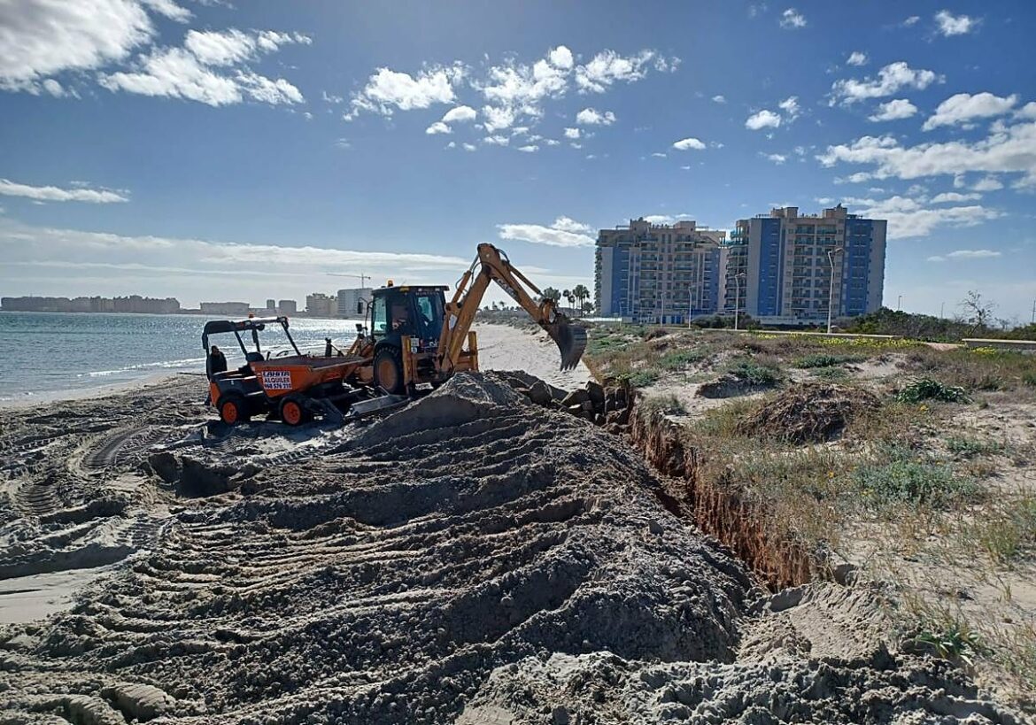 El Miteco inicia las obras de restauración de dunas en seis áreas del norte de La Manga