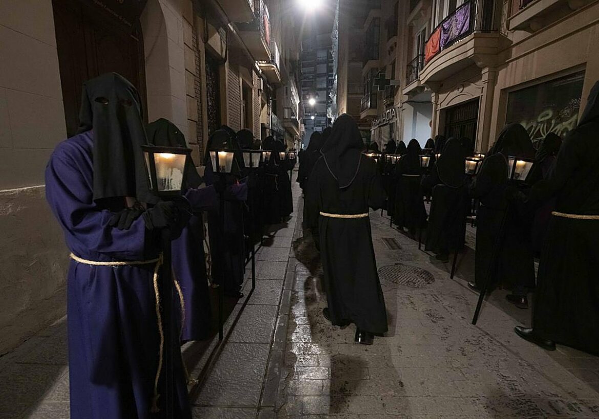 El Socorro recorre al alba Cartagena para abrir la Semana Mayor