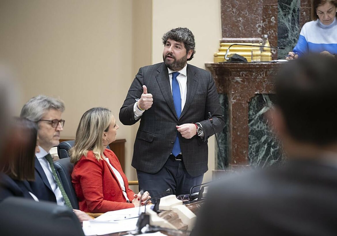 López Miras comparecerá en la Asamblea para responder sobre el Mar Menor y el ‘modelo EGB’ en colegios