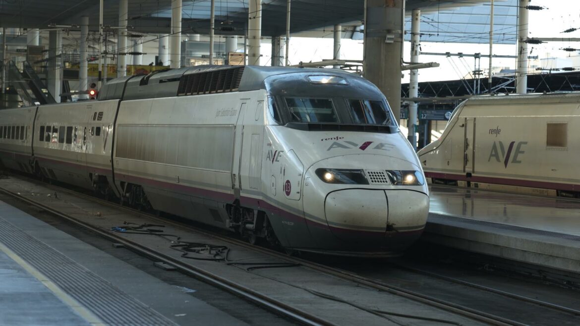 Una incidencia en la señalización provoca «retrasos en los trenes de alta velocidad con origen y destino Madrid»