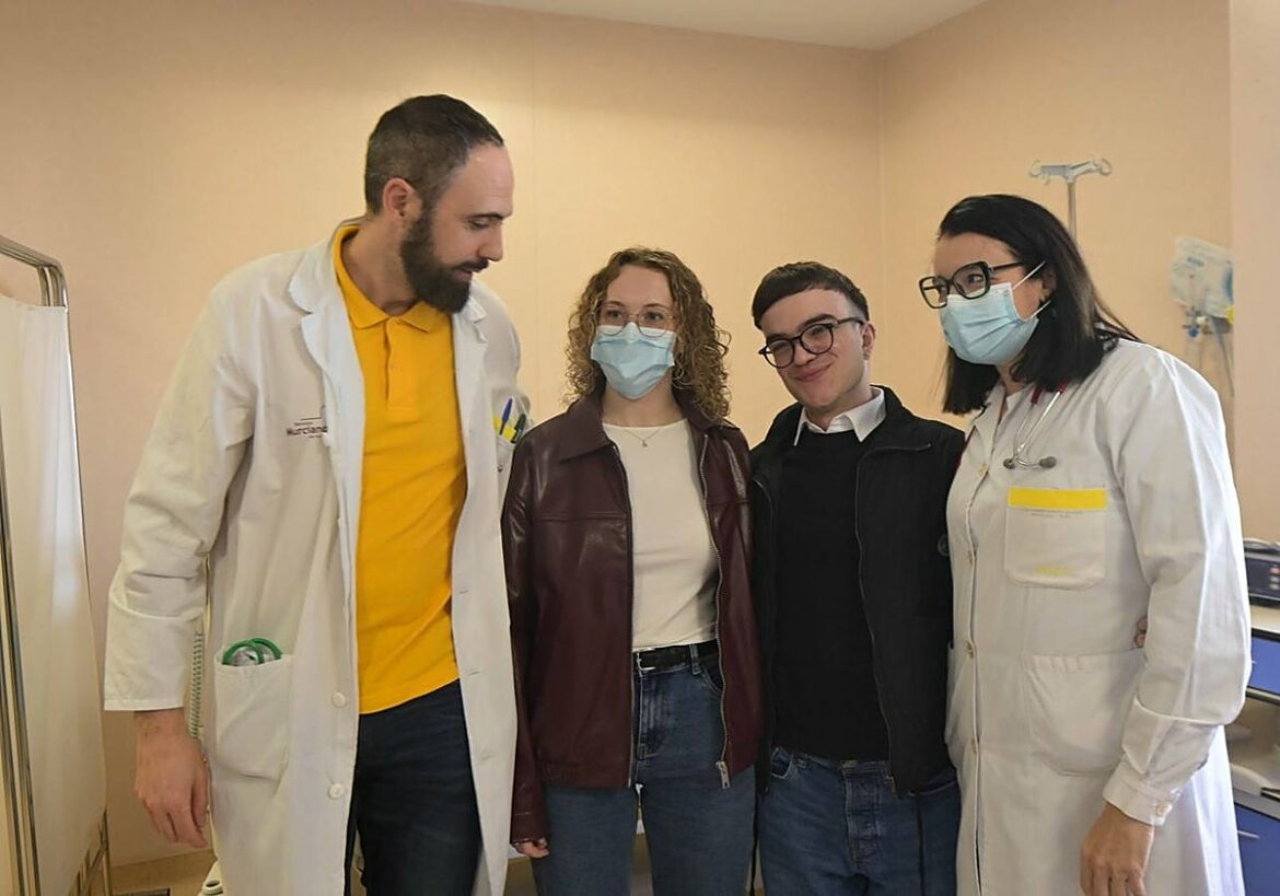 El programa para adolescentes de Nefrología de La Arrixaca: «Aquí te sientes cuidado y acogido»