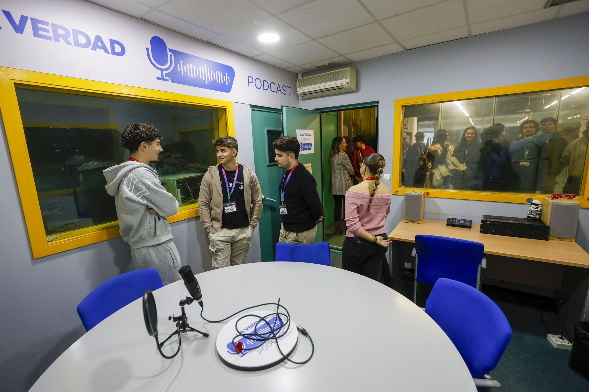 La visita del centro Xstart Formación a LA VERDAD, en imágenes