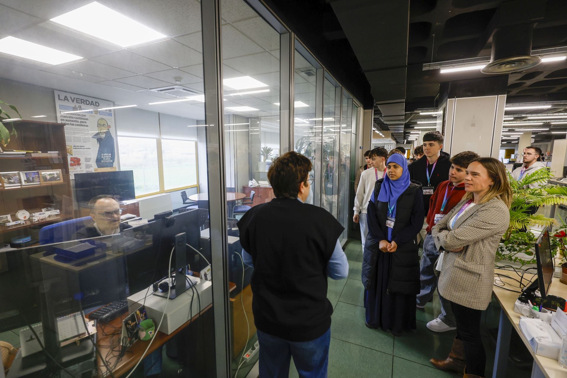 La visita del centro Xstart Formación a LA VERDAD, en imágenes