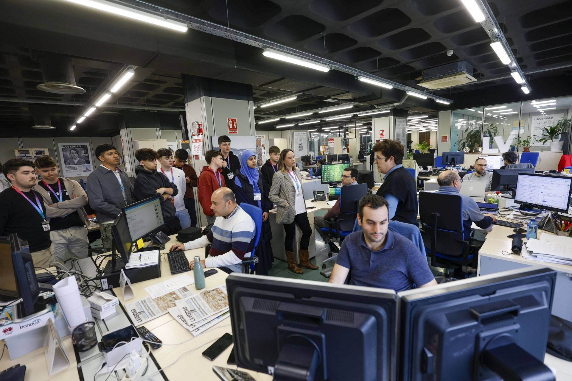 La visita del centro Xstart Formación a LA VERDAD, en imágenes