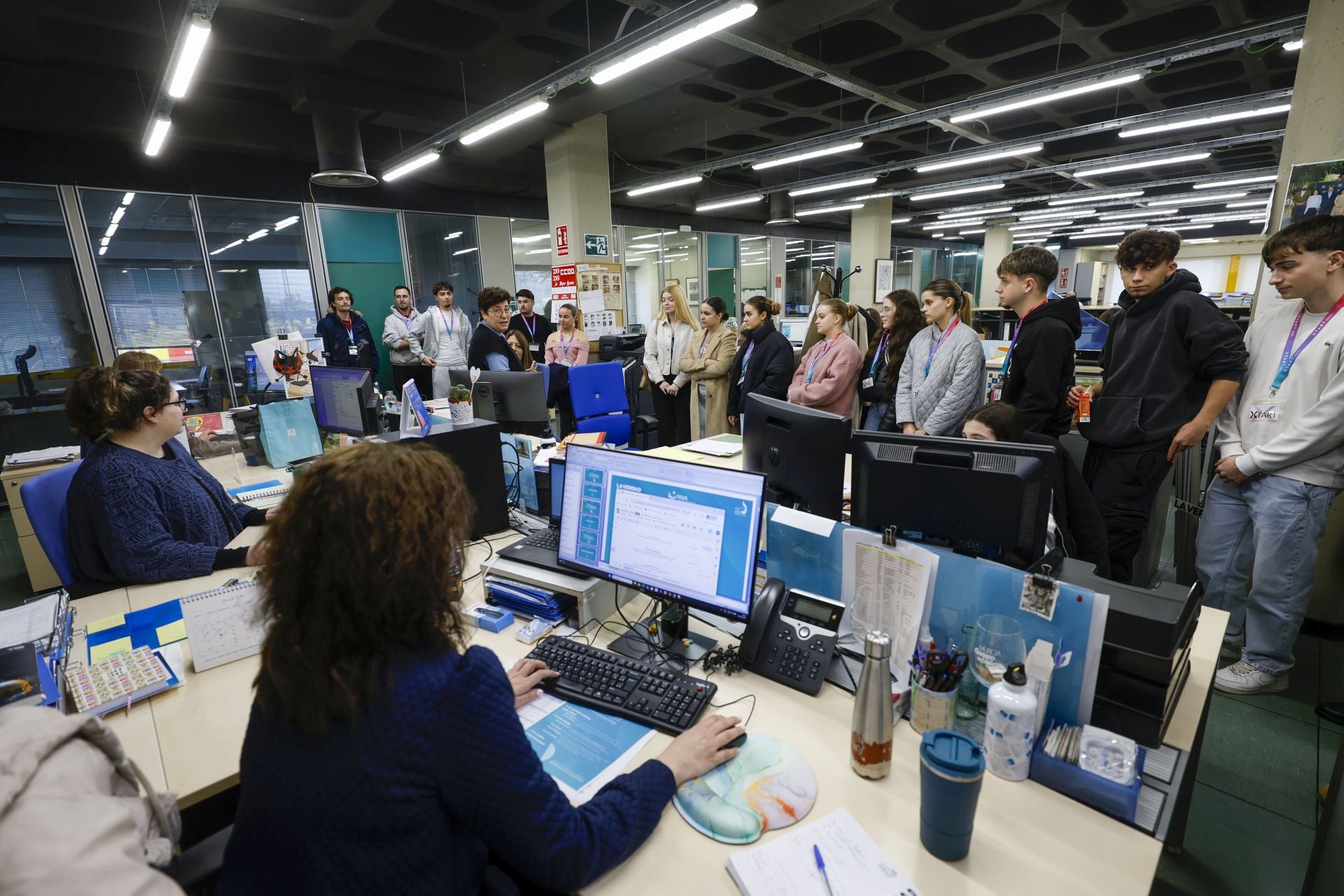 La visita del centro Xstart Formación a LA VERDAD, en imágenes