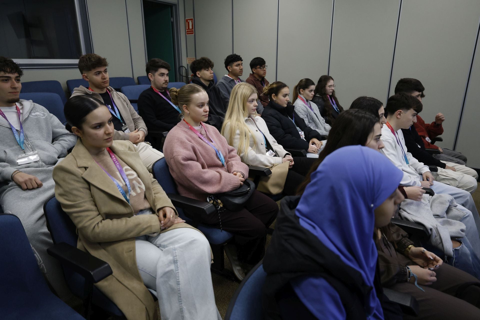 La visita del centro Xstart Formación a LA VERDAD, en imágenes