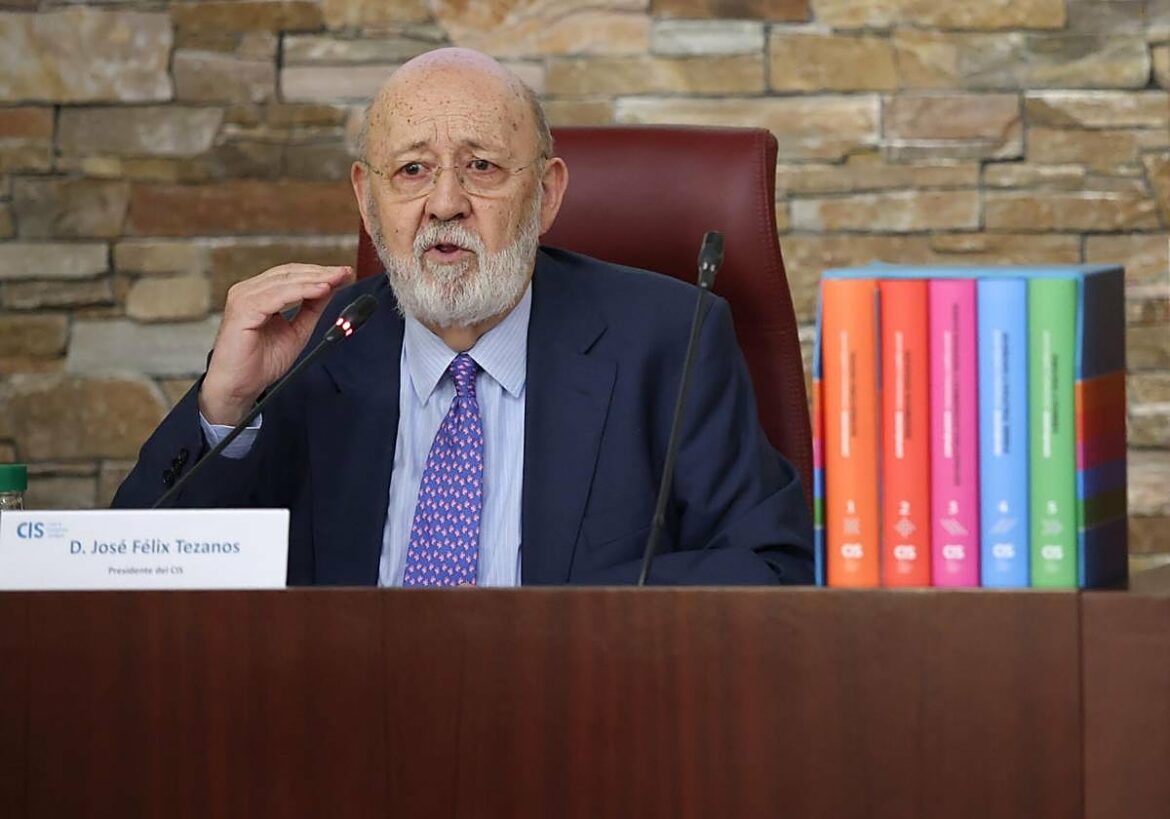 El PP se querella contra Tezanos por presunto delito electoral