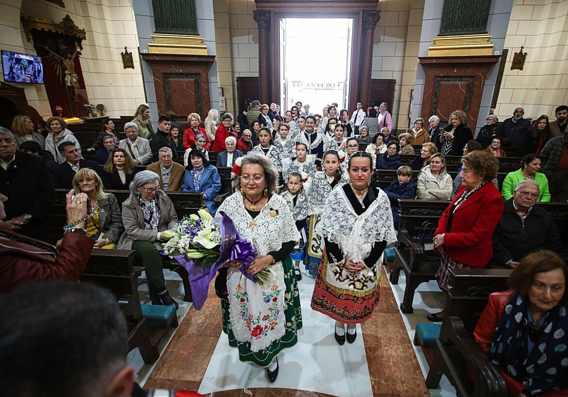 Una pasarela de tradición y devoción a la cartagenera que nunca pasa de moda