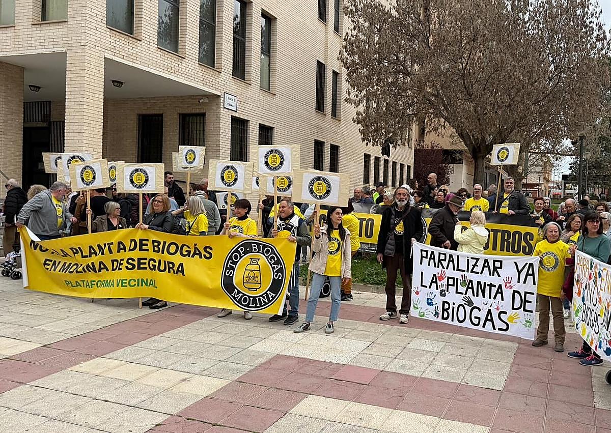Imagen secundaria 1 - Vecinos de Molina piden la paralización de las obras de la planta de biogás
