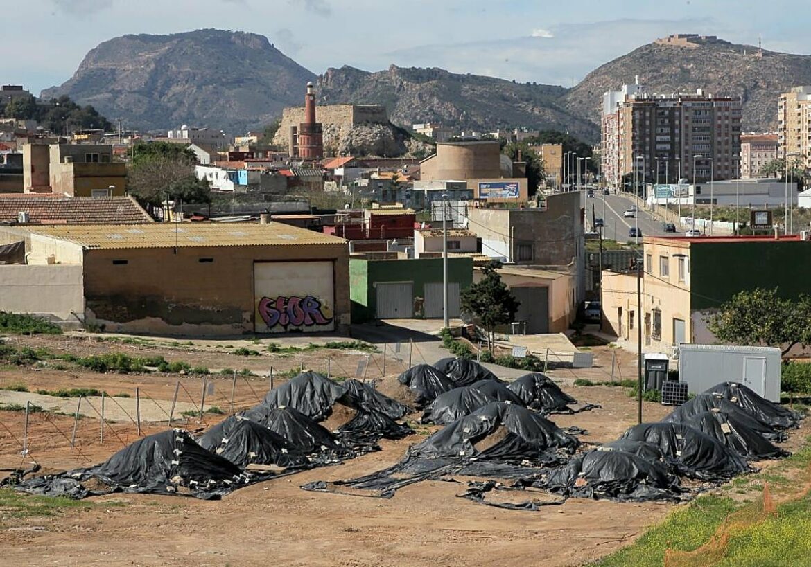 Vecinos de Cartagena critican la actuación del Seprona de la Guardia Civil en los suelos contaminados