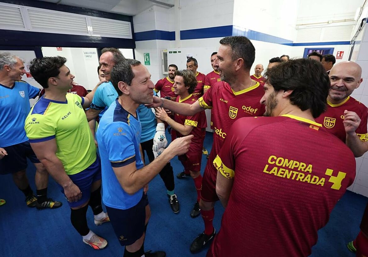 Abrazos, risas y goles en La Condomina