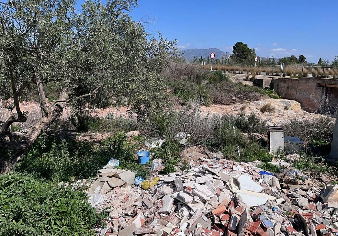 El Ayuntamiento de Alhama exige a la CHS la limpieza urgente de las ramblas para afrontar riadas
