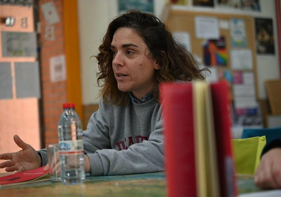 Sara Martínez Navarro dialoga con alumnos de Cartagena sobre su poemario ‘Léxico romano’