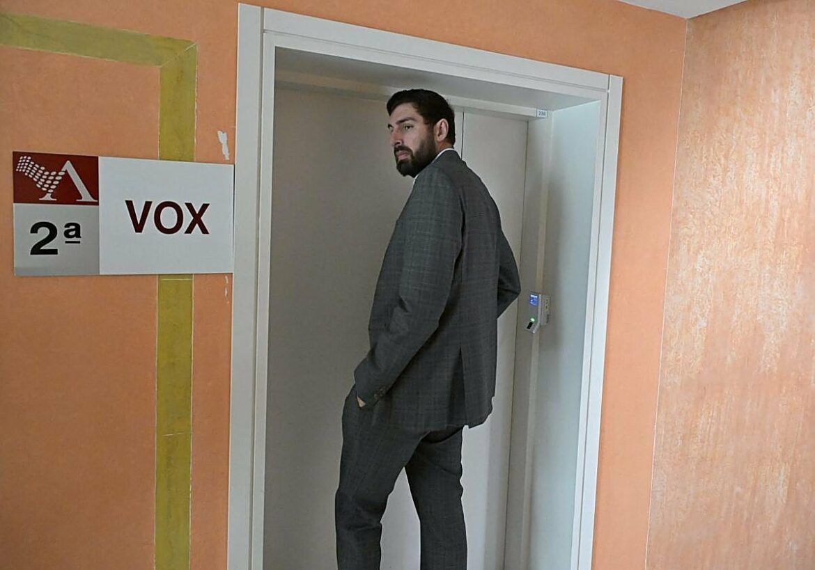 Antelo se mantiene como portavoz de Vox en la Asamblea y habla de su futuro: «No depende de mí»