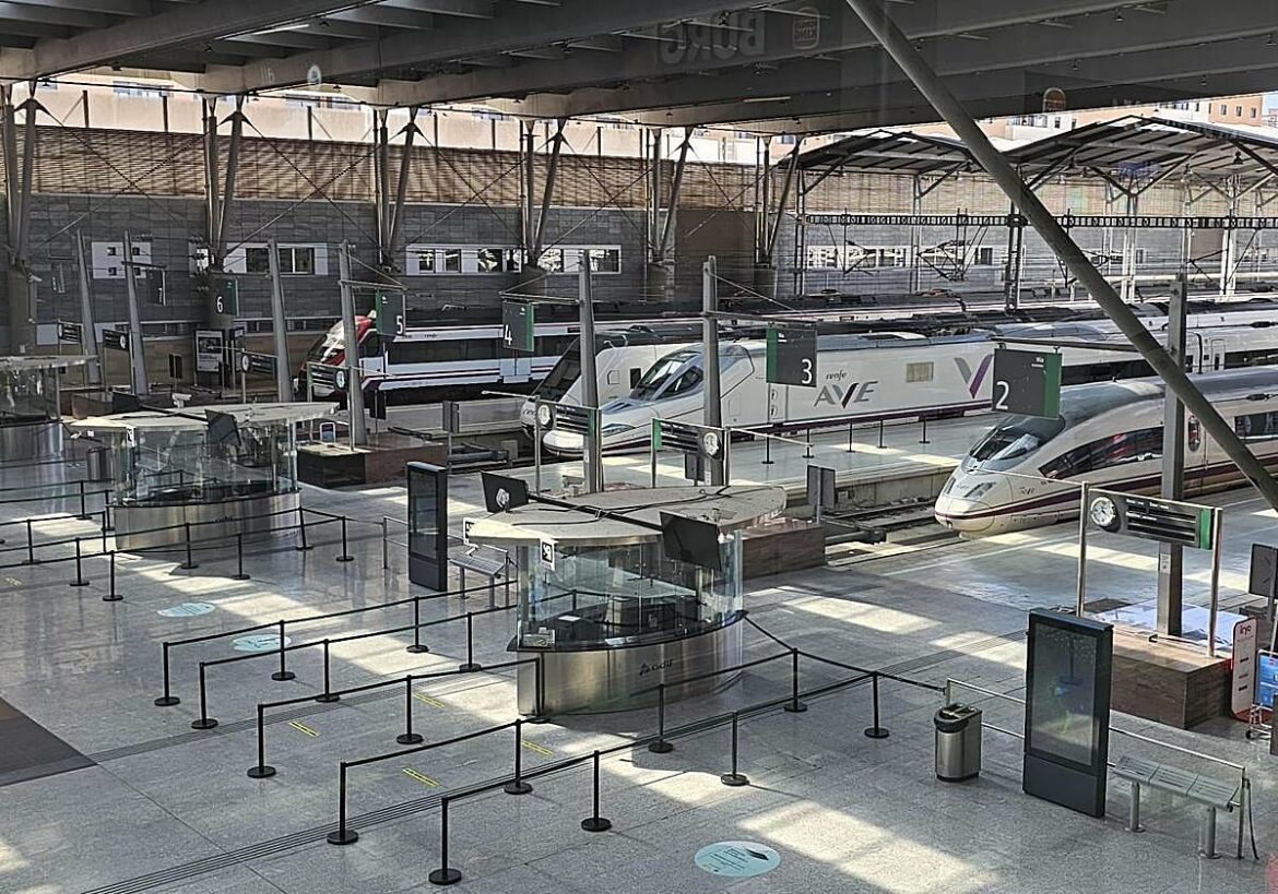 Renfe lanza billetes desde 19 euros en Avlo y 33 euros en AVE para Semana Santa