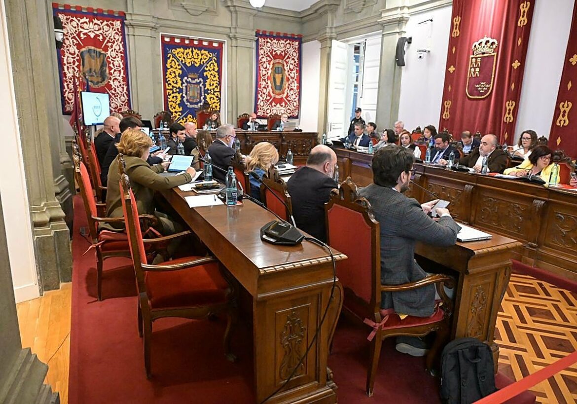 Diego Salinas se ausenta del Pleno en Cartagena y pone en un brete la mayoría del Gobierno