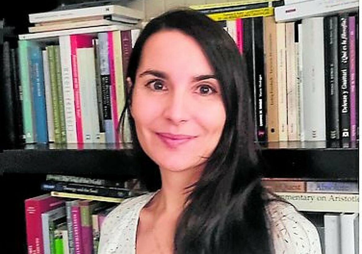 Carmen Palomo: «La poesía siempre será minoritaria porque exige más implicación del lector»