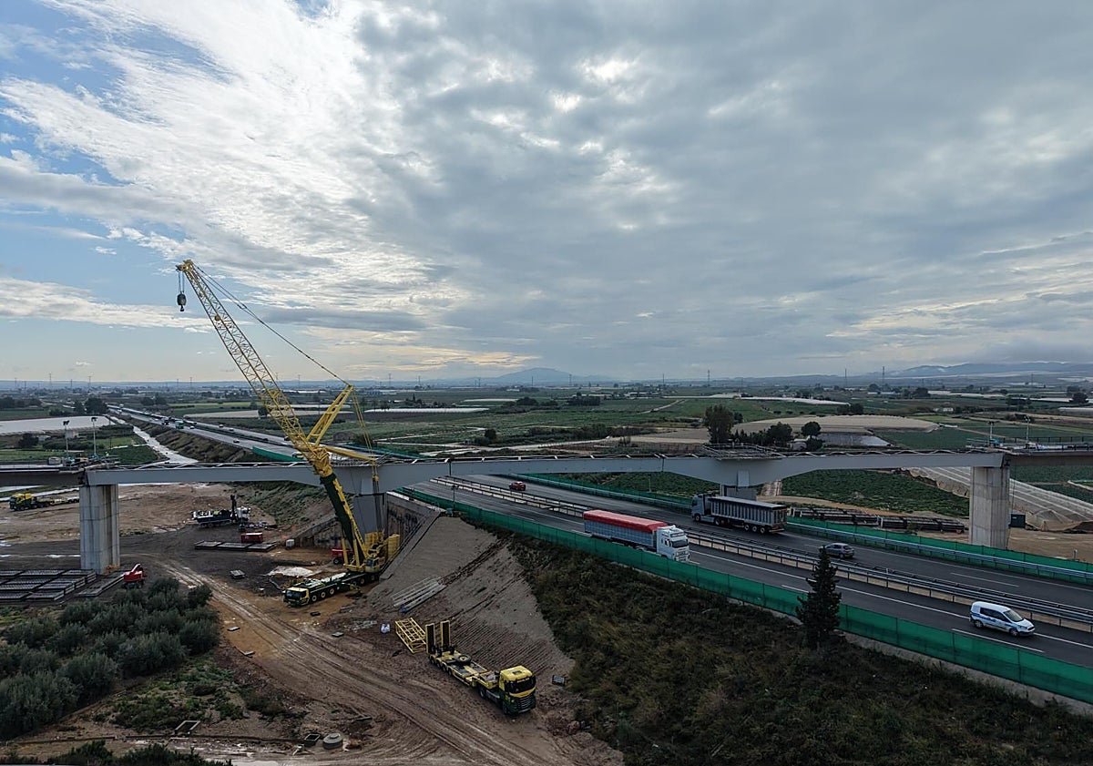Imagen principal - Perspectiva del tramo en obras a través de dron.