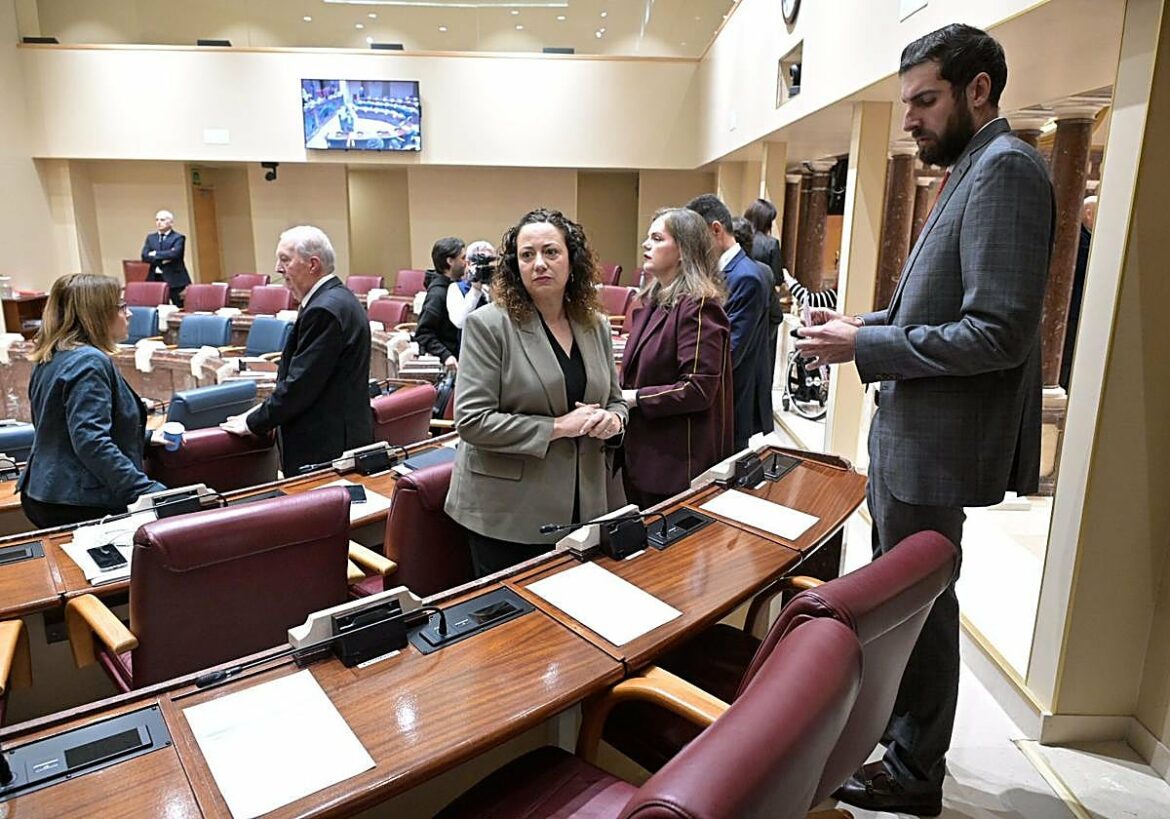 La Asamblea rechaza retirar vestigios franquistas y exige derogar la ley de Memoria