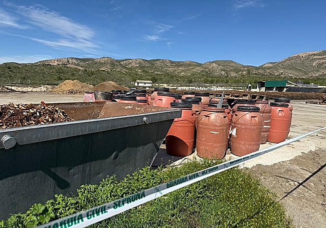 Medio Ambiente clausura parte de una planta de Calasparra por vertidos y gestión irregular de residuos peligrosos