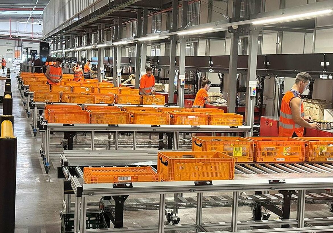 Consum invierte más de 6 millones en robotizar su gran plataforma logística de Las Torres de Cotillas