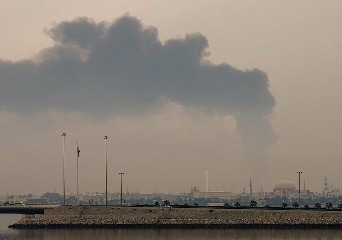 Irán ataca infraestructuras petroleras en el Golfo y el precio del crudo se dispara de nuevo