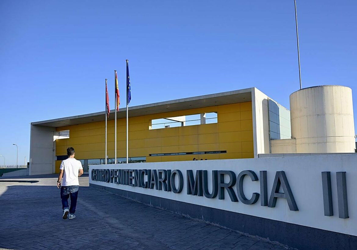 ¿Despedido por entrar a la cárcel? No tiene por qué: qué ocurre con tu trabajo si entras a prisión