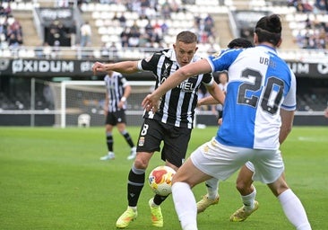 El Efesé no remata la faena ante el líder