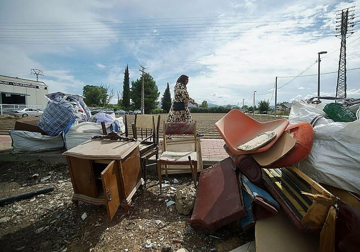 El PSOE de Murcia denuncia recortes en el servicio municipal para la recogida de enseres