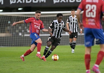 Rubén Gálvez impide que el Cartagena se lo crea